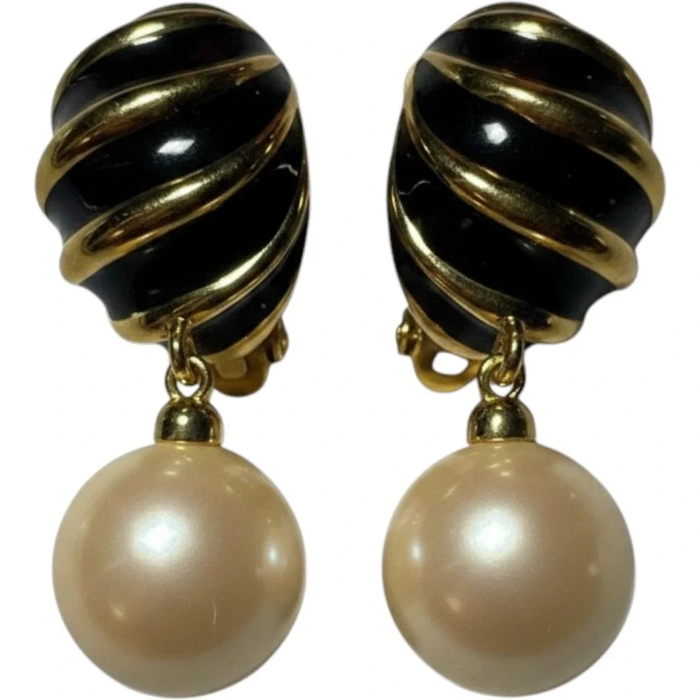 Vintage‎ Black Enamel Gold Ribbed Faux Pearl Drop Clip On Earrings Shell Design